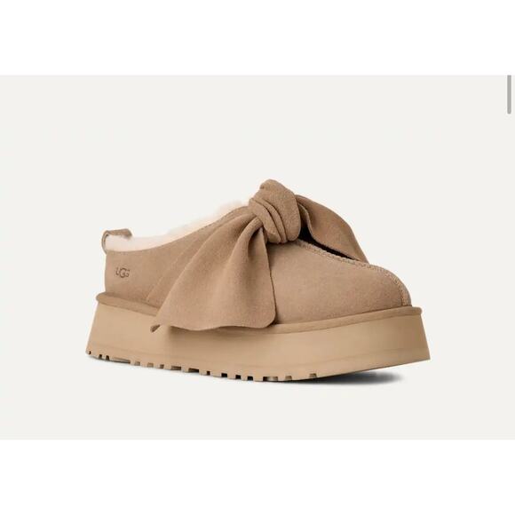 NWT Ugg Platform Slip-On Bow Sand Womens Size 8 - Picture 2 of 15